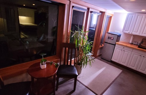 City Centre Casa | Downtown beachfront suite!