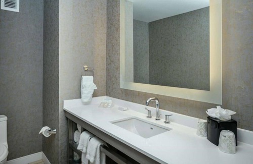 Redmond Casa | Downtown Bellevue on our doorstep !!