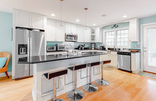 Bethany Beach Casa | Downtown Bethany Beach house w/ gas grill, outside shower and screened porch