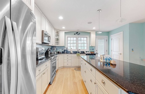 Bethany Beach Casa | Downtown Bethany Beach house w/ gas grill, outside shower and screened porch