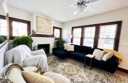 La Crosse Casa | Downtown Boho Home wOffice Yoga StudioKing Bed