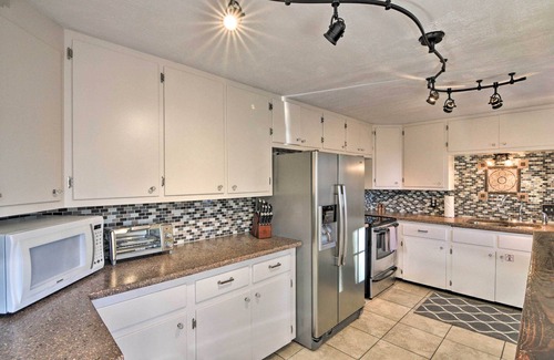 Buena Vista Cabina | Downtown Buena Vista Cabin w/ Patio & Grill!