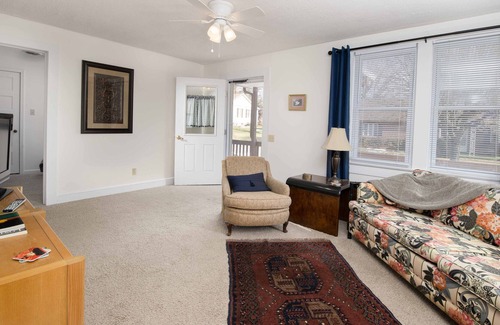 Burnsville Cabaña | Downtown Burnsville, NC, Walk to everything from the property, Food, Bars, Music