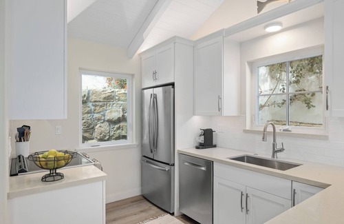 Laguna Cabaña | Downtown but secluded cottage, built 2022