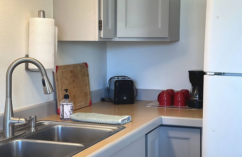 Cody Casa | Downtown Cabin- pet friendly, walking distance to Mentock Park