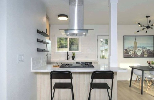 Camas Apartamento | Downtown Camas Stay – Walkable, 15 Min to PDX