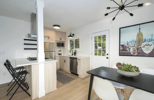 Camas Apartamento | Downtown Camas Stay – Walkable, 15 Min to PDX