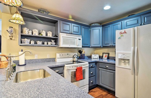 Charlevoix Casa | ¡NUEVO! Downtown House - 0. 4 millas al lago Michigan!