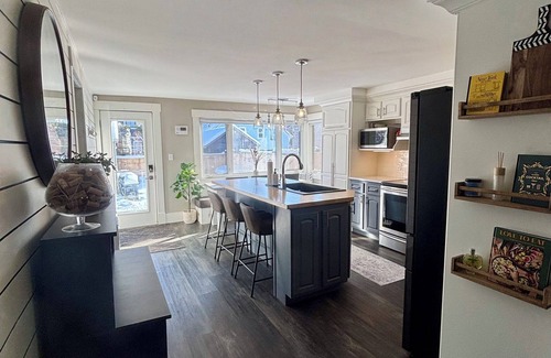 Queens Square Casa | Downtown Charlottetown Retreat