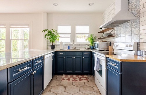 South Pensacola Casa | Magnolia House Downtown Charmer 15 minutos a la playa