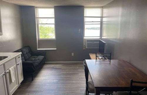 Columbus Junction Casa | Downtown Columbus 2 bedroom unit with great views!