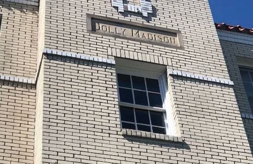 Greensboro Condominio | Downtown Condo 2021 Renovated Bathroom 1BR/1BA