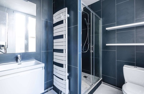 Hincmar Apartamento | Downtown: Confort Moderne, Fiber Optics, Netflix, Parking