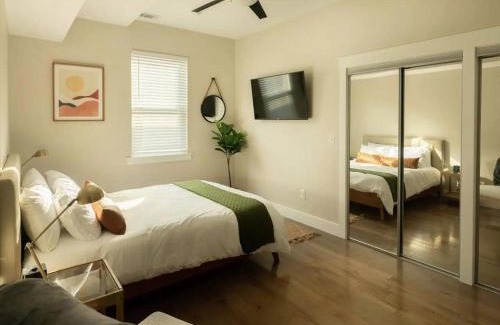 Old West Broad Neighborhood Apartamento | Downtown, contemporary, 2 bedroom, Roof Terrace! 2A