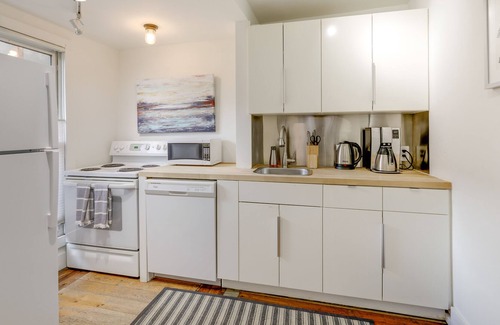 Glenwood Springs Cabaña | Downtown Cottage w/ Patio: Next to Colorado River!
