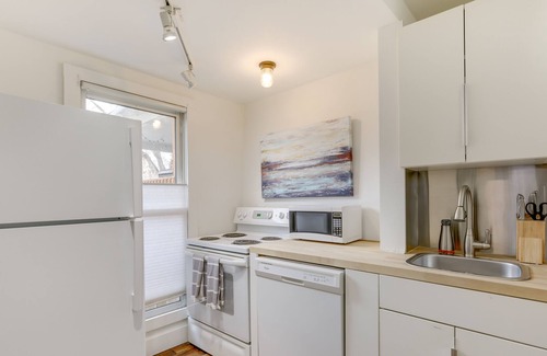 Glenwood Springs Cabaña | Downtown Cottage w/ Patio: Next to Colorado River!