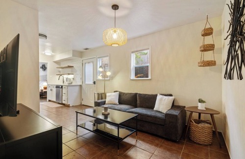 Grant Hill Casa | Downtown Cottage blocks from Petco Park!