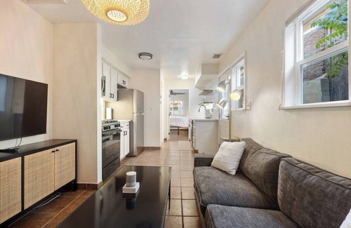 Grant Hill Casa | Downtown Cottage blocks from Petco Park!