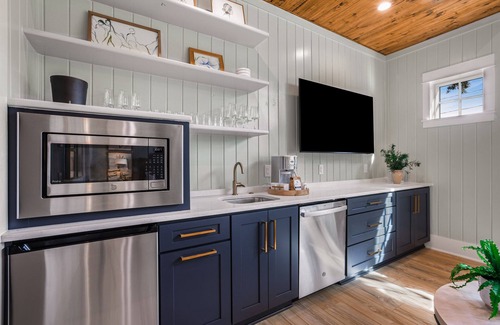Fairhope Cabaña | Downtown Cottage Hideaway Studio