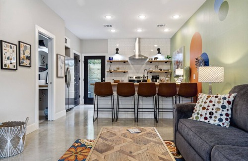 Downtown Casa | Downtown Delight ~ Aggieland Vacation Rentals