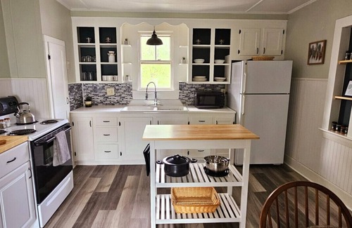 Waterville Apartamento | Downtown Den | Sleeps 3 | Washer/Dryer