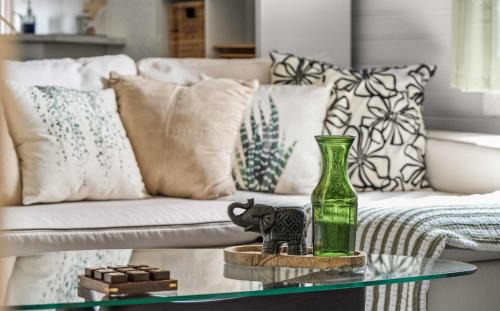 Drumheller Casa | Downtown Den - Steps Away from Worlds Largest Dino