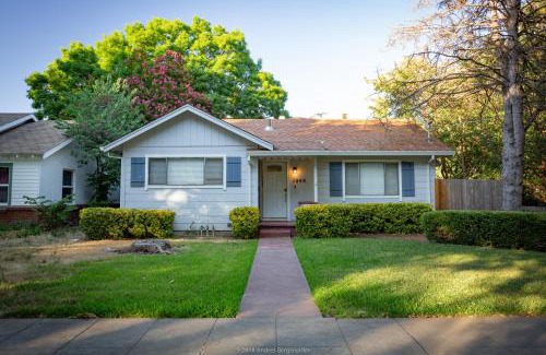 Chico Casa | Downtown Dream Casa Near Chico State, Private Yard