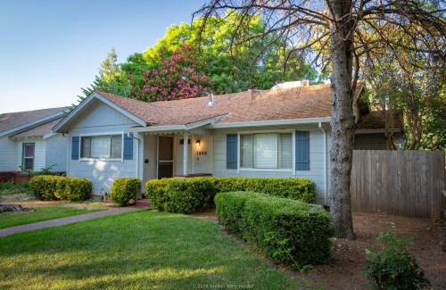 Chico Casa | Downtown Dream Casa Near Chico State, Private Yard