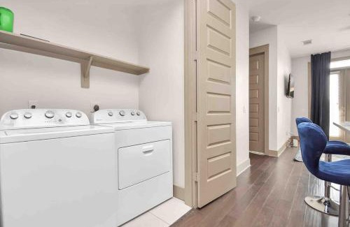 East Downtown Houston Apartamento | Downtown Elegance Upscale Houston King Retreat