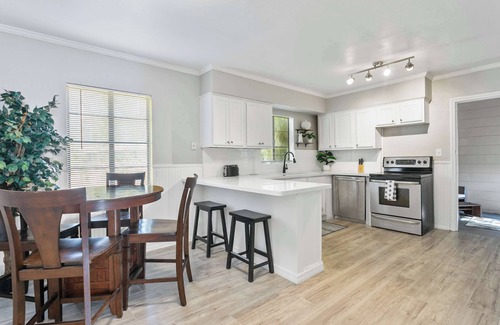 Riverside Heights Casa | Downtown Escape - For 10