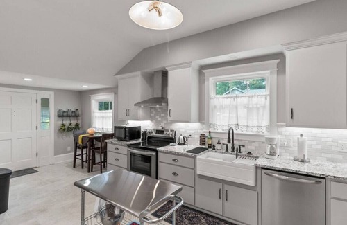 Hickory Casa | Downtown Executive Retreat