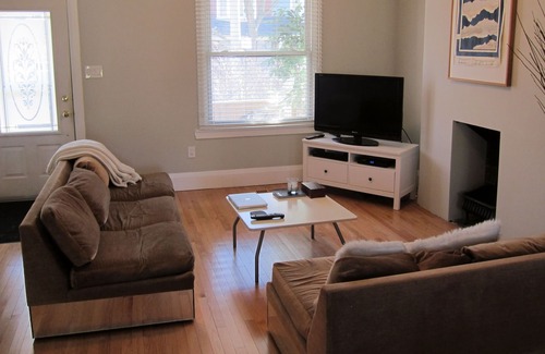 Riverside Casa | Casa céntrica para familias en alquiler en el moderno Leslieville de Toronto