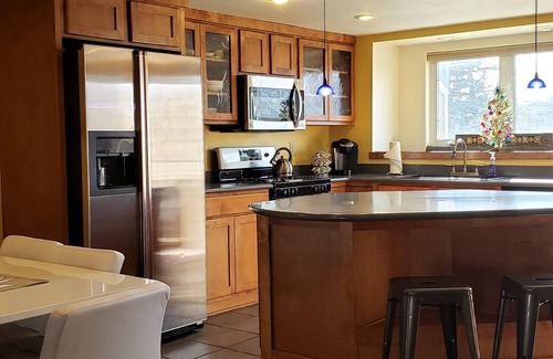 Downtown Flagstaff Condominio | * Nuevo listado - ¡Magníficas vistas! A menos de una milla del centro de Flagstaff