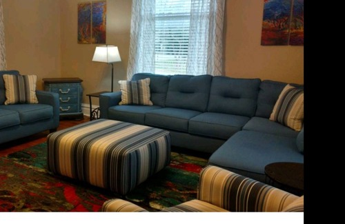 Florence Casa | DOWNTOWN FLORENCE HOME CLOSE TO EVERYTHING!