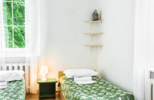 Uzupis Hostal | Downtown Forest Hostel & Camping