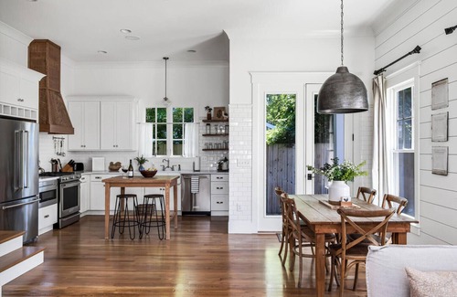 Historic Downtown Franklin Casa | Downtown Franklin Farmhouse 2. Steps to Dining, Shops & Cafes