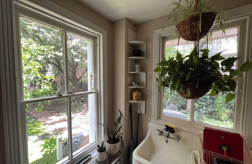 Downtown Casa | Downtown Frederick Charm w/ Modern Comfort - Walk to Market St! Rare SF w/ Yard