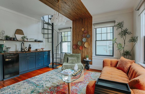 Staunton Apartamento | Downtown Funk: NEW Luxury Unit + Walk Downtown