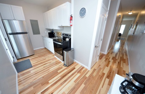 The Gate Apartamento | Downtown Gate District Apartment, Convenient To Everything, King Bed (2FR)