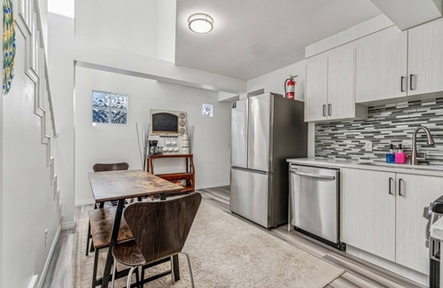Northwest Calgary Casa | Downtown Gem Sleeps 8!