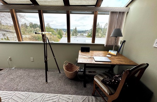 Gig Harbor Casa | Downtown Gig Harbor -quaint- walking distance to the pier and waterfront