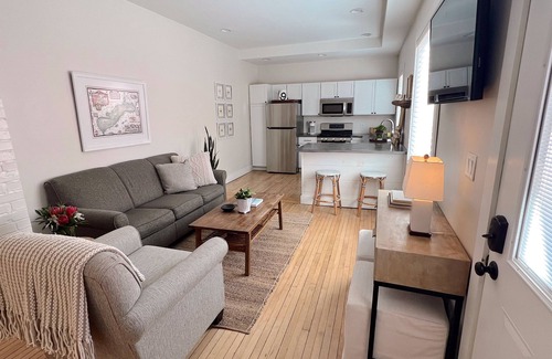 Green Lake Apartamento | Downtown Green Lake-Steps from Lake, Restaurants and Shopping