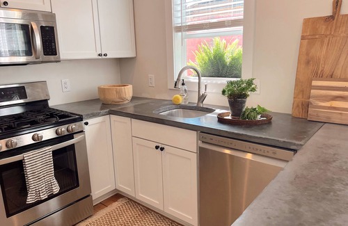 Green Lake Apartamento | Downtown Green Lake-Steps from Lake, Restaurants and Shopping