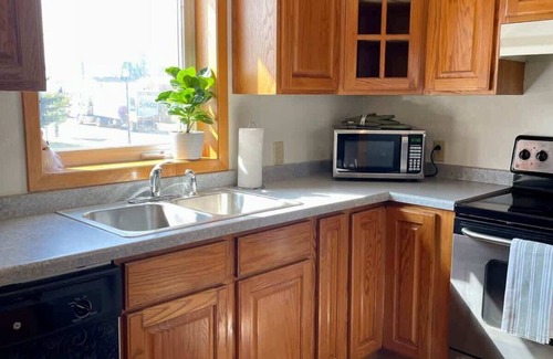 Ironwood Condominio | Downtown "Green Room" at Villages on Aurora