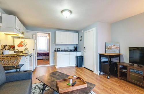 Hallowell Apartamento | Downtown Hallowell Retreat w/ Water Views!