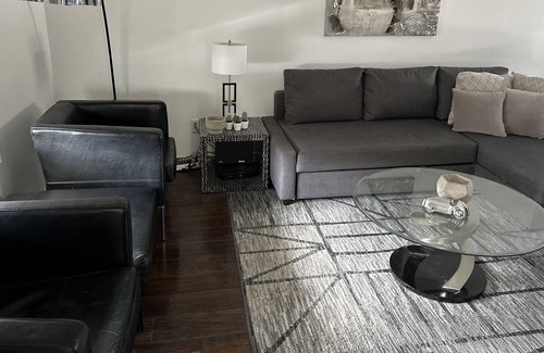 Hamilton Casa | Downtown Hamilton Home