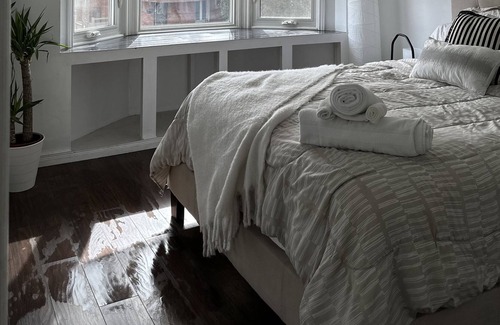 Hamilton Casa | Downtown Hamilton Home