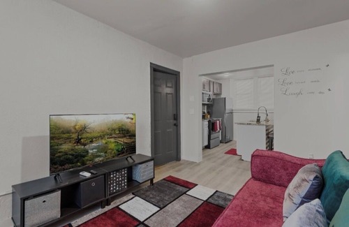 New Center Detroit Apartamento | Downtown Hideaway w/ Cozy & Modern Comfort