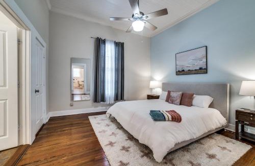 Southtown Casa | Downtown Historic 2Bdrm, Walk to Riverwalk, Alamo; Beautifully Renovated!