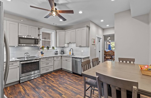 Shaw Casa | Downtown Historic Retreat [w/ Balcony & Grill}